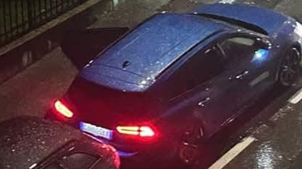 L’auto utilizzata dai ladri per la fuga L’auto utilizzata dai ladri per la fuga