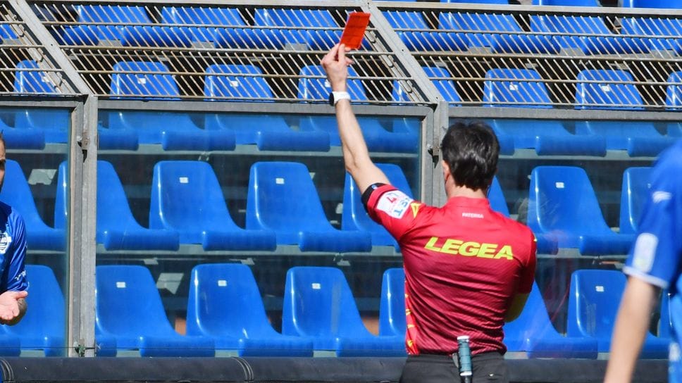 L’episodio punito dal giudice è avvenuto dopo l’espulsione del giocatore (Archivio) L’episodio punito dal giudice è avvenuto dopo l’espulsione del giocatore (Archivio)