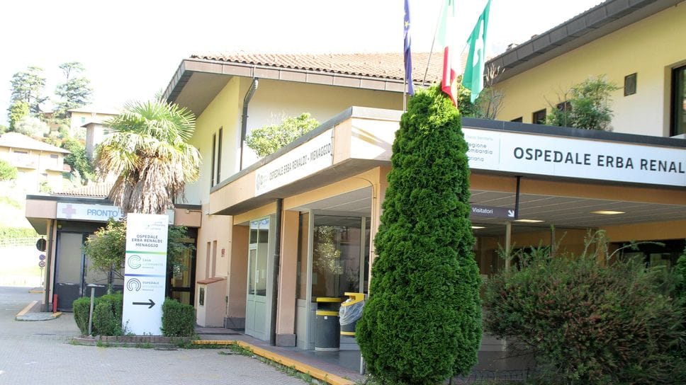 L’ingresso del pronto soccorso dell’ospedale di Menaggio L’ingresso del pronto soccorso dell’ospedale di Menaggio