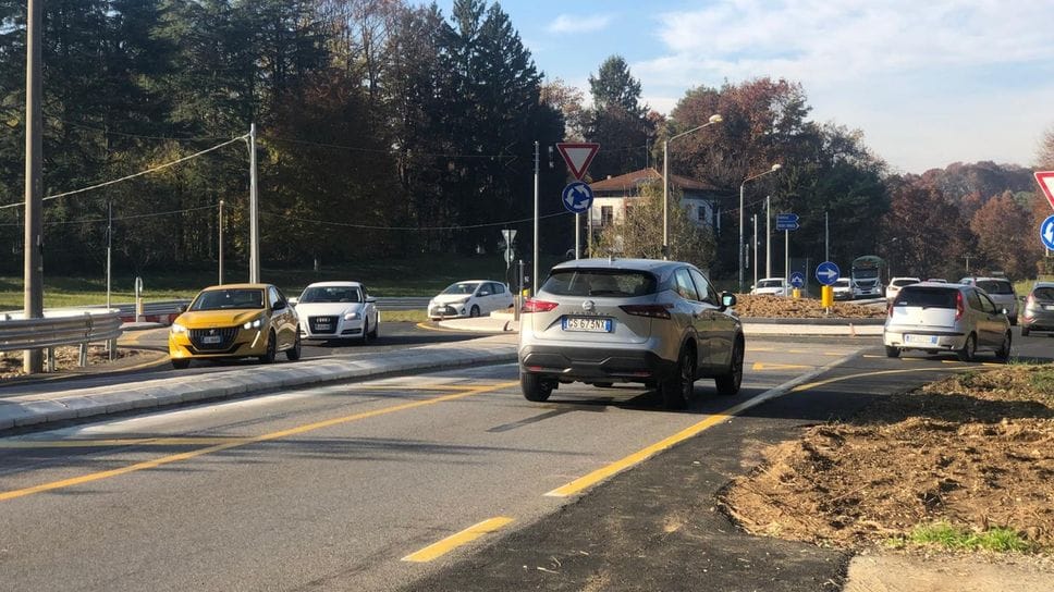 Aperta ieri la nuova rotatoria sulla Lomazzo Bizzarone