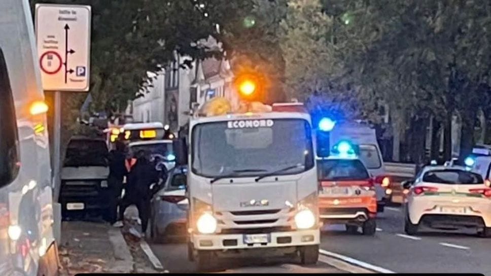 Il punto in cui l’uomo è stato travolto da un’auto mentre attraversava: qui non ci sono strisce pedonali, solo un sottopasso