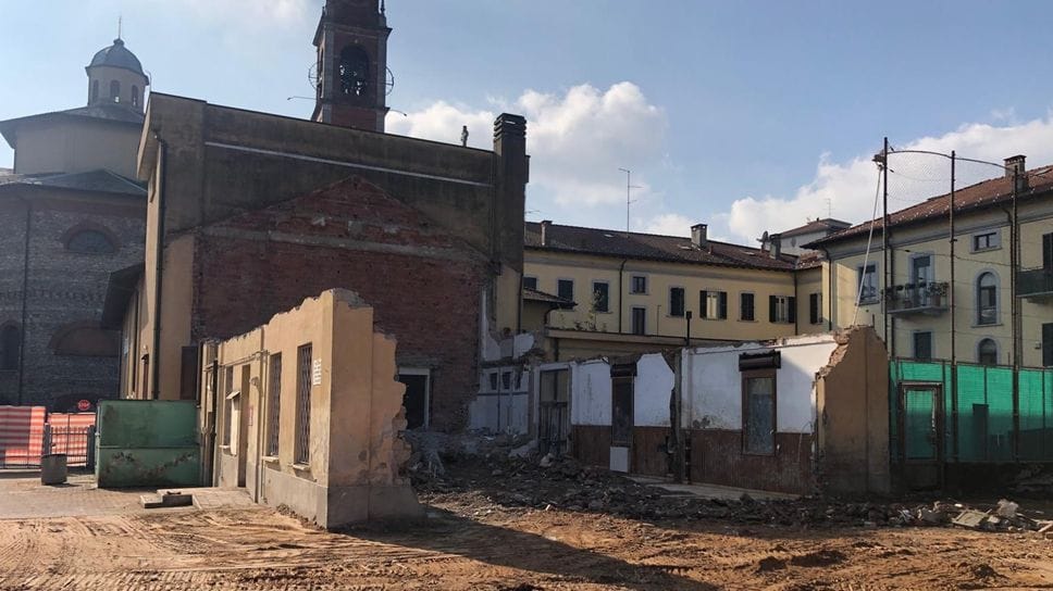 L’ex oratorio demolito per fare spazio alla nuova struttura