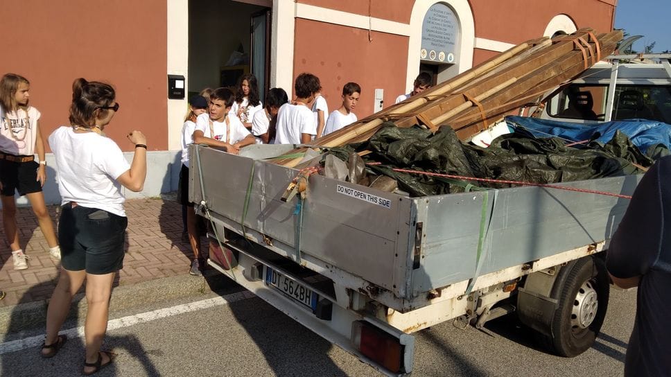 Serve spazio anche per le tende, la paleria e il pentolame