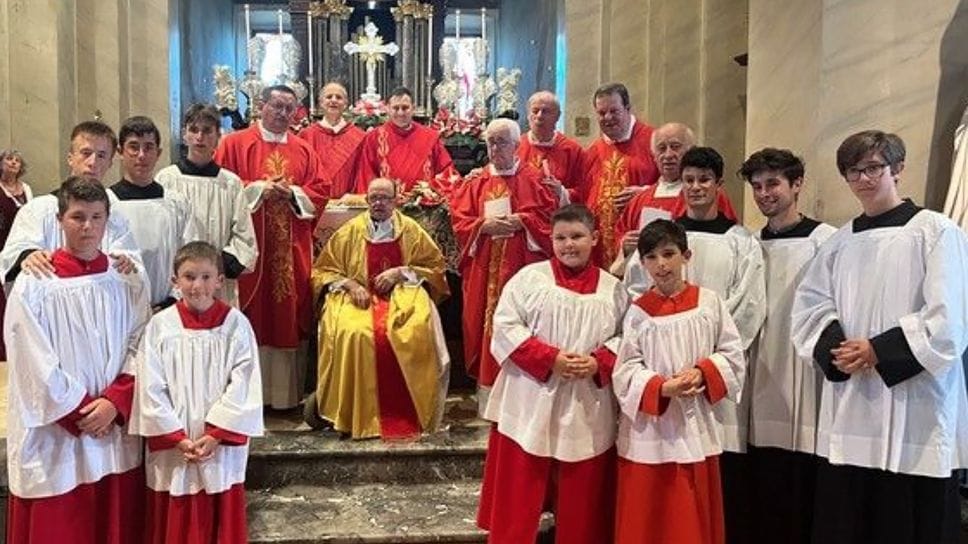 Don Enrico Baramani festeggiato a Viganò per i sessant’anni di sacerdozio