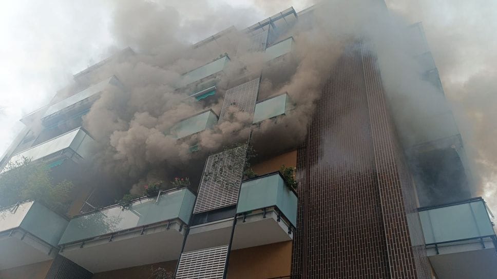 L’incendio di mercoledì in via Borgovico