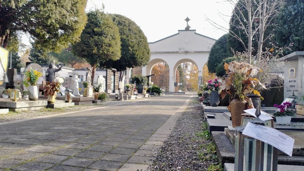 I costi cresceranno sia per le sepolture del cimitero di via dei Cipressi, sia per quelle di Perticato