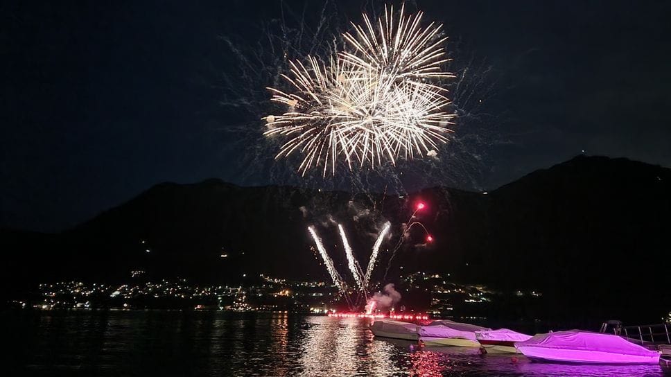 Uno spettacolo pirotecnico a Cernobbio  (Archivio)