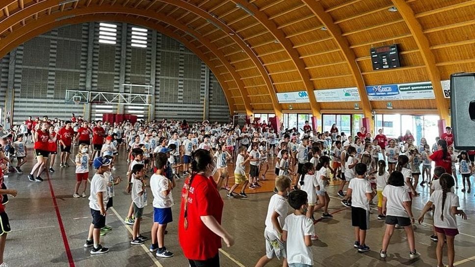 Un momento del centro estivo al PalaSanRocco qualche anno fa