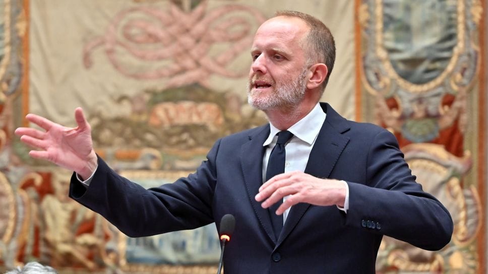 Il sindaco Alessandro Rapinese contro chi critica il nuovo regolamento sui dehors Il sindaco Alessandro Rapinese contro chi critica il nuovo regolamento sui dehors