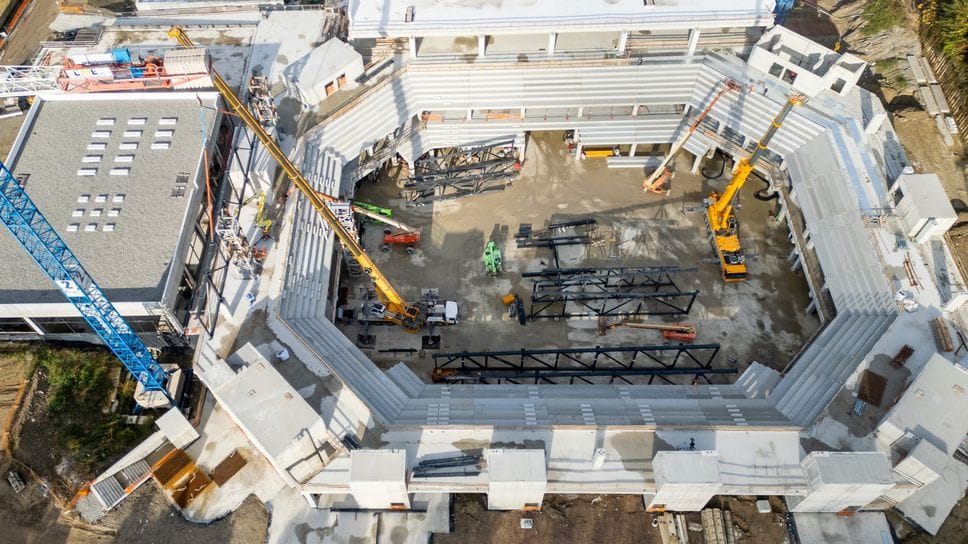 Ecco come si presenta oggi il corpo centrale dell’Arena, con gli spalti ormai completati