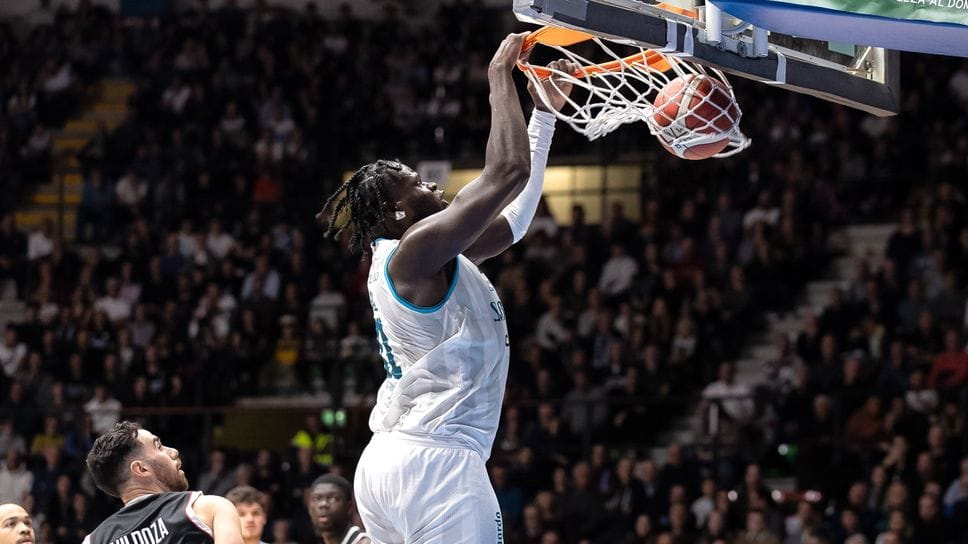 Oumar Ballo, centro del Mali che sta conquistando Cantù