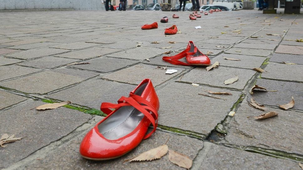 Una manifestazione a Como contro la violenza sulle donne