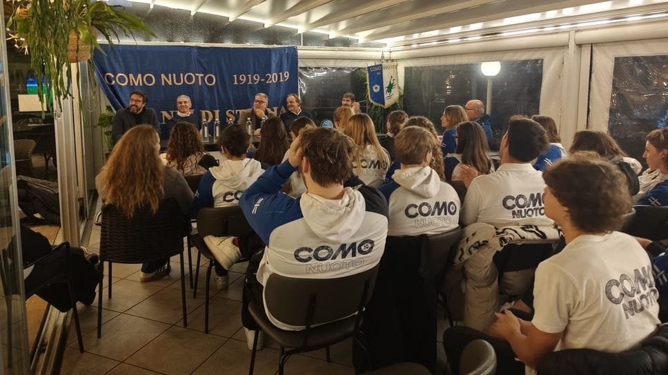 Doppia presentazione in casa Como Nuoto Recoaro: ha riguardato la prima squadra femminile (in A2) e quella maschile (B)