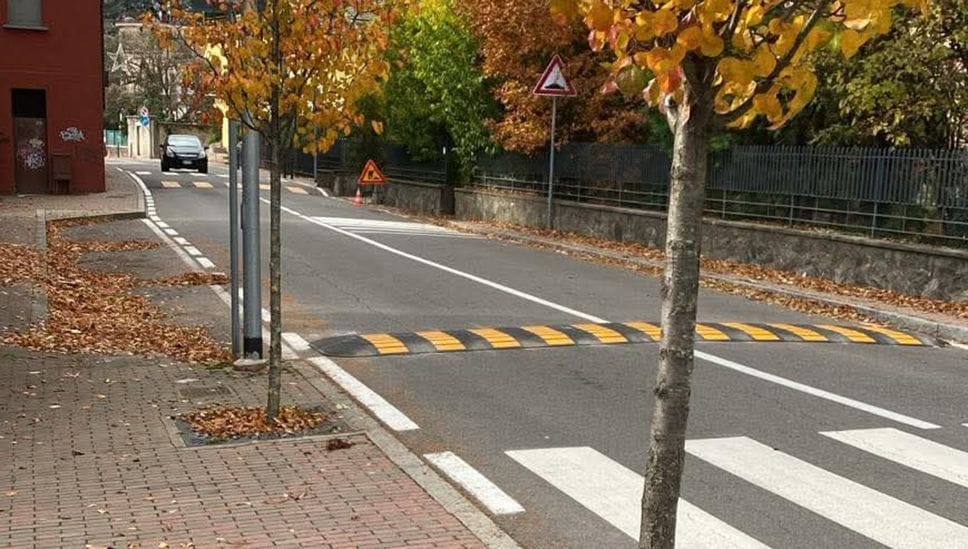 Il dosso in via XX Settembre prima dell’intervento di fleximan