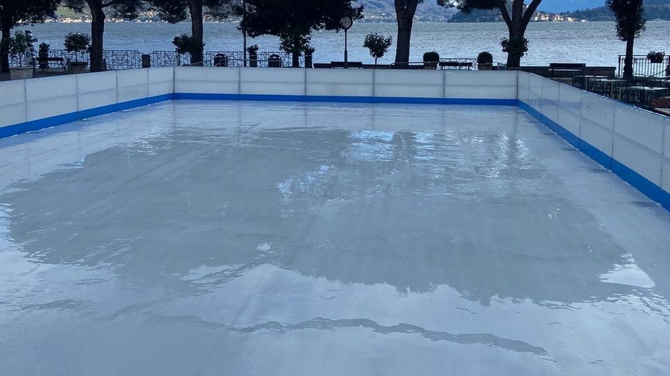 La pista del ghiaccio in fase di ultimazione