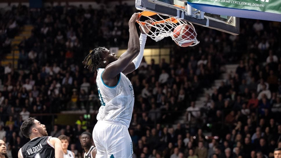 Oumar Ballo, centro maliano di Cantù