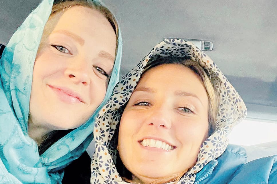 Martina Polato (a destra) con una collega a Kabul