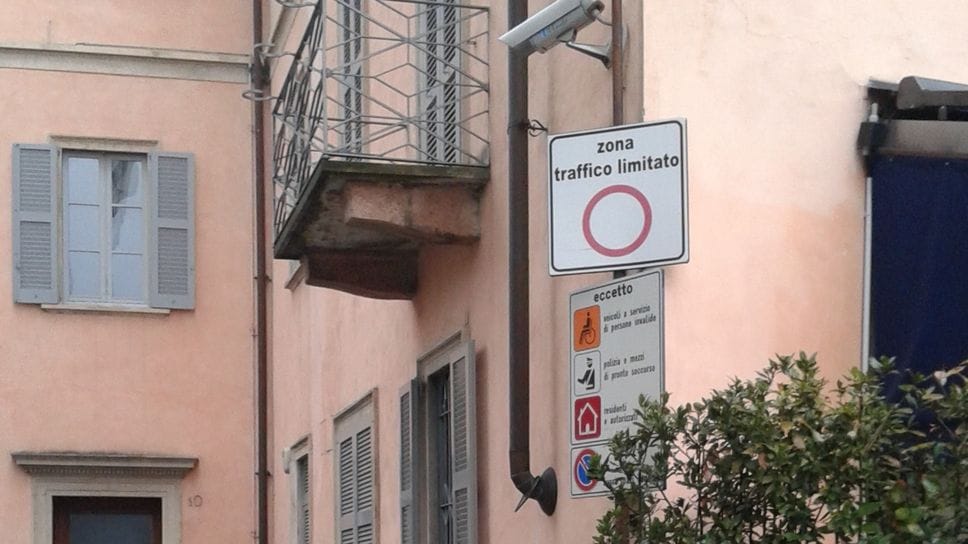 L’ingresso della Zona a traffico limitato a Cernobbio