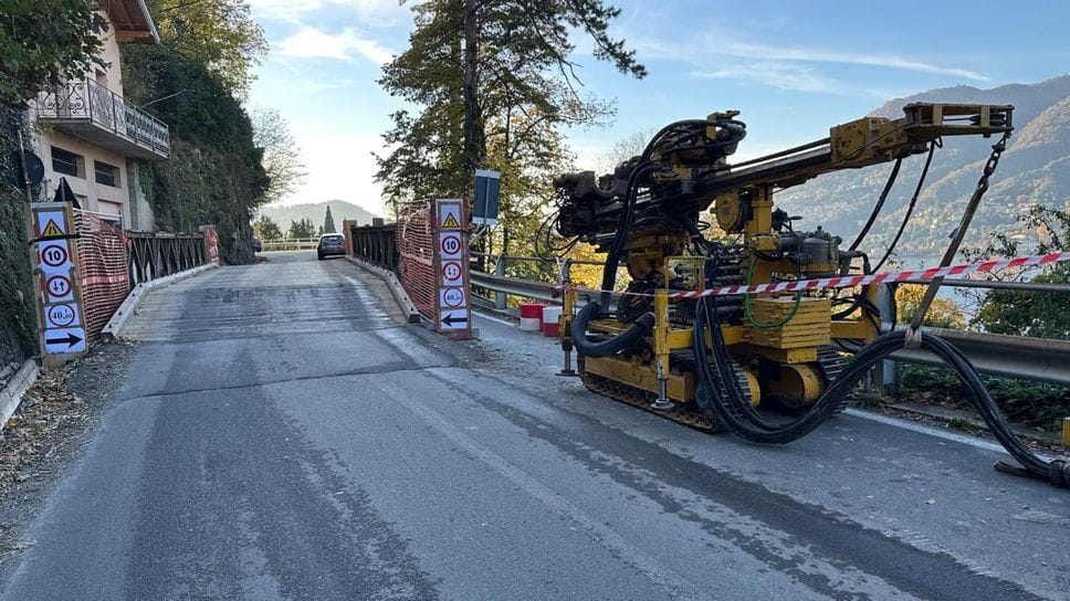 Da stasera mezzi di cantiere in azione lungo l’ex statale Lariana