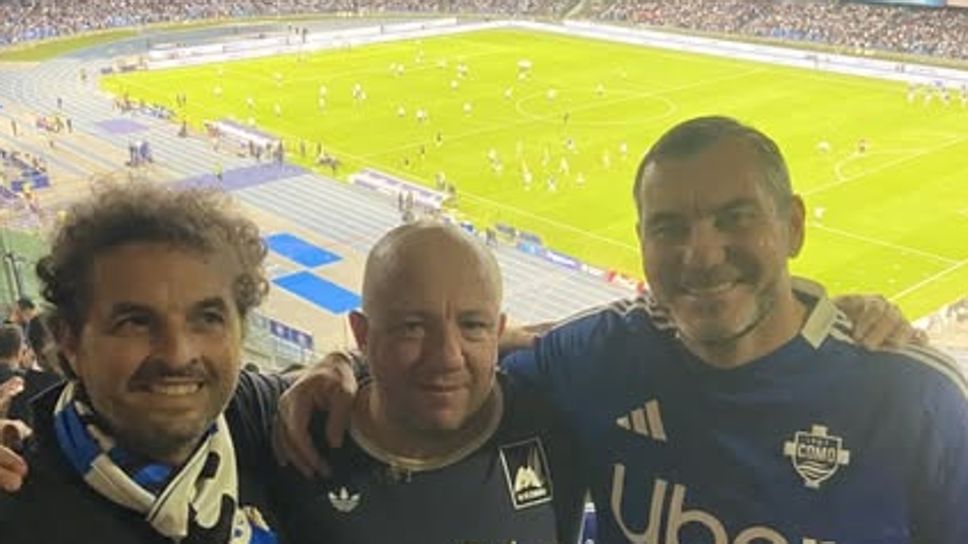 Alberto Gaffuri (a sinistra) al Maradona con il sindaco di Olgiate Comasco, grande tifoso azzurro, che ha pubblicato l’immagine sui suoi social