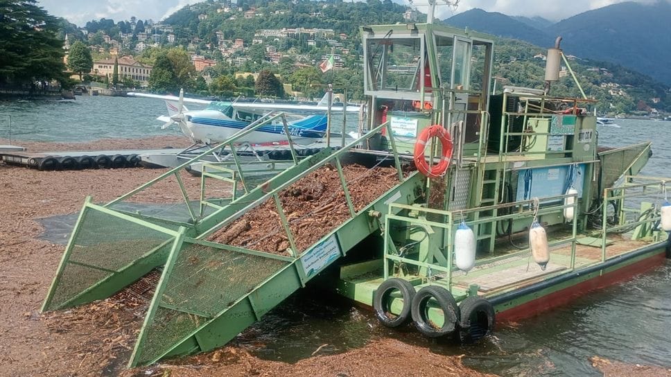 Il battello spazzino torna operativo anche nelle acque del Comune di Como grazie all’accordo tra enti