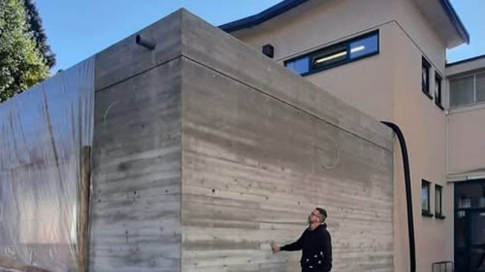 Il sopralluogo dell’assessore Maurizio Cattaneo sul cantiere delle scuole di Cascina Amata