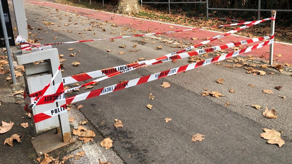 Abbattuta la sbarra in viale Pio Roncoroni