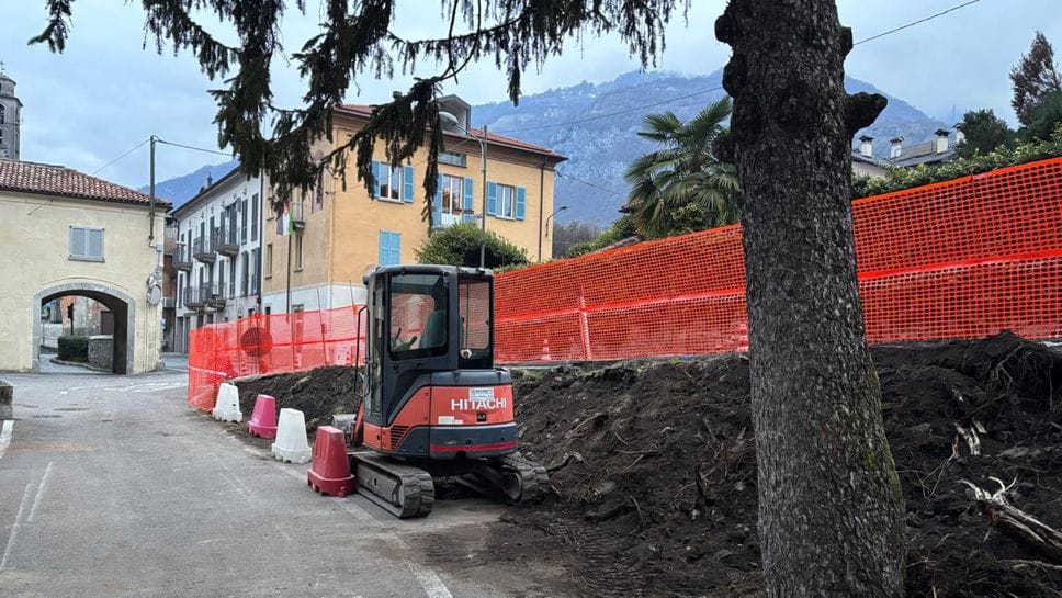 Già in corso i lavori di allargamento davanti al Balbiano