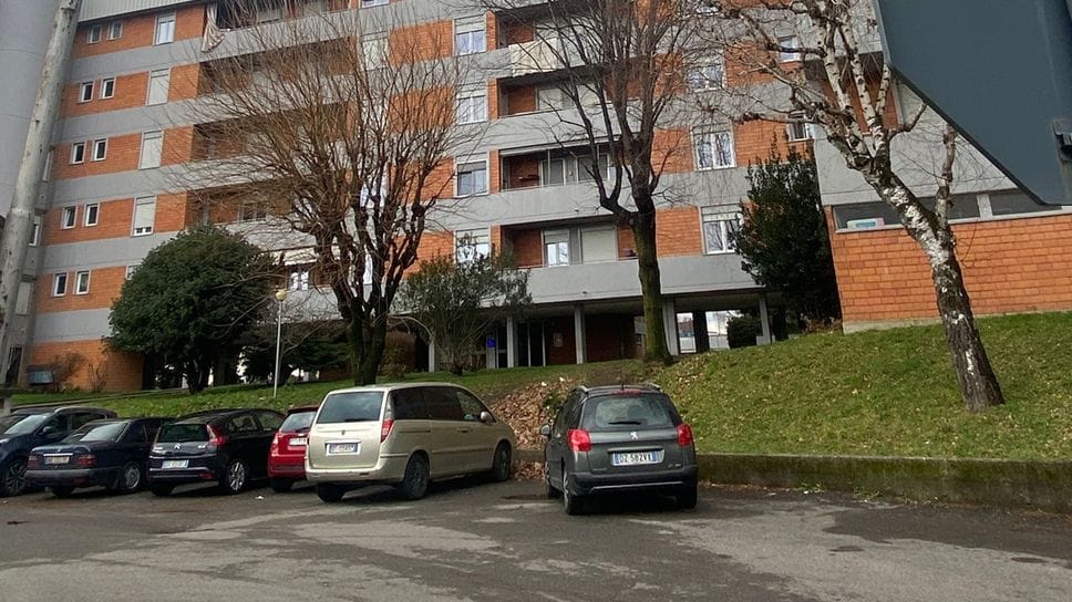 Il complesso di palazzine di via Tettamanti dove viveva la famiglia