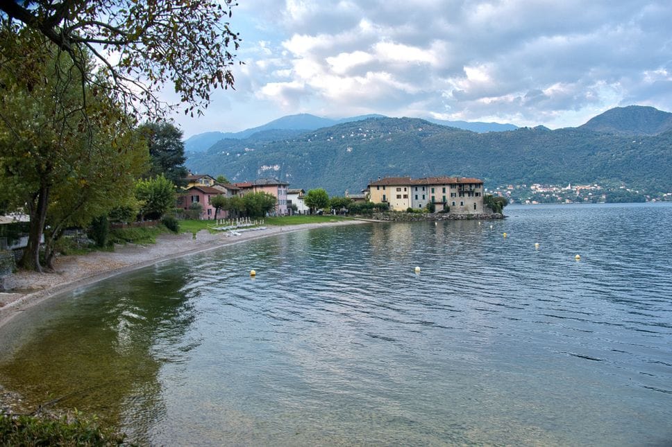 Il luogo esatto dell’addio ai monti nel film “I Promessi Sposi” di Mario Camerini: questo scatto di Lierna è valso una menzione speciale a Fulvio Fré