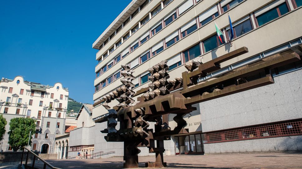 Il Tribunale di Como, teatro dell’indagine a carico di due genitori