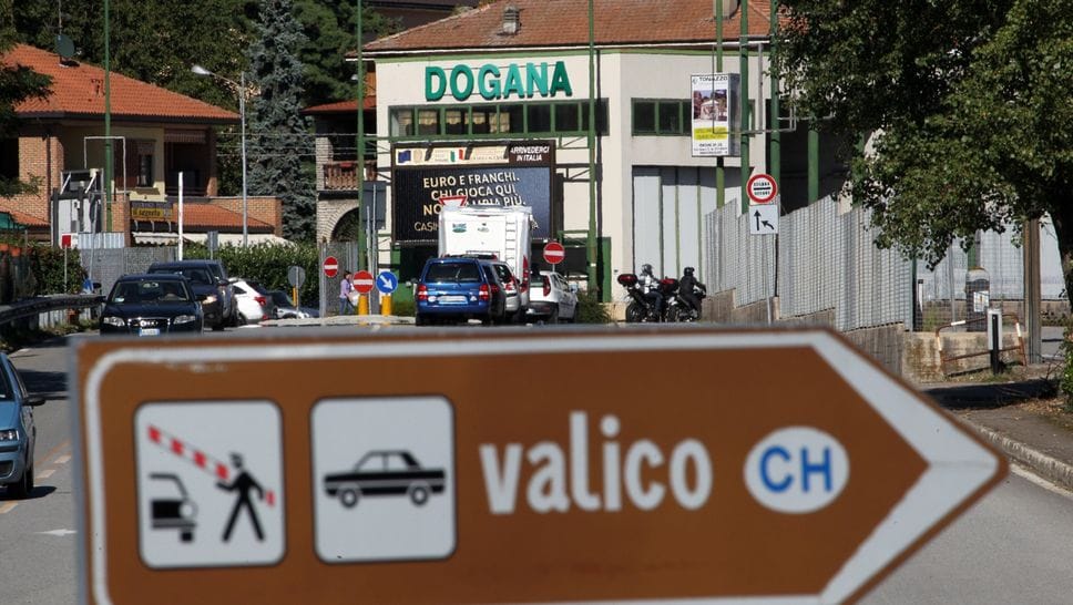 La “tassa” interessa i frontalieri assunti prima dell’accordo fiscale