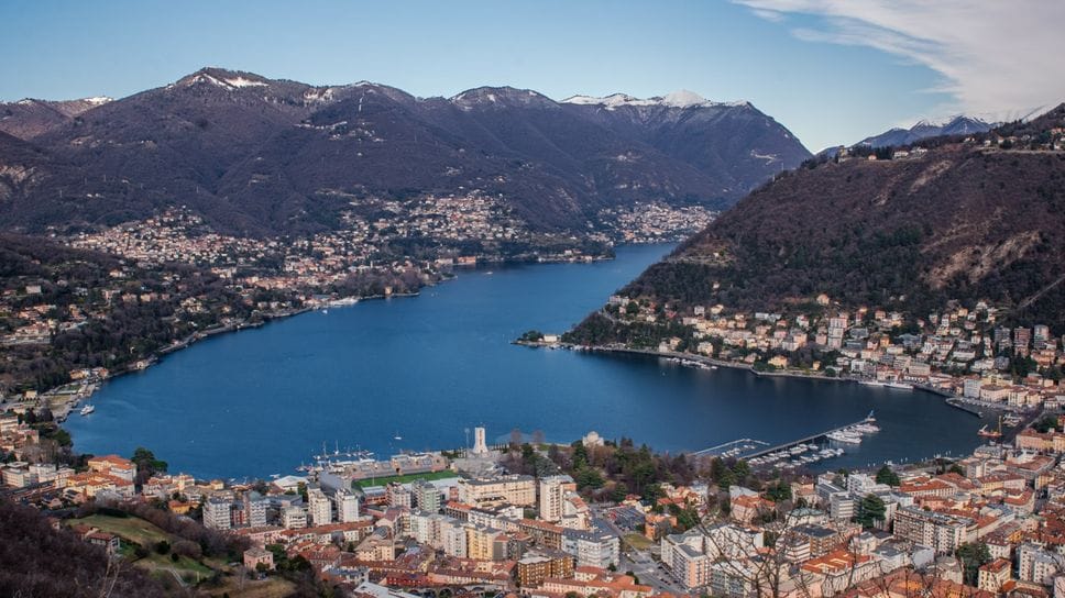 Como e (sullo sfondo) Cernobbio: una fusione possibile?