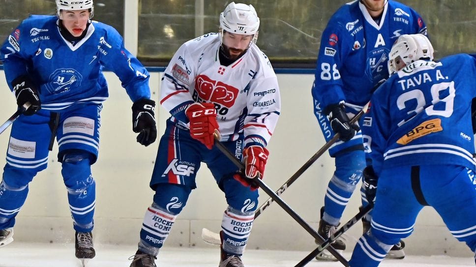 Lorenzo Marcati in azione nel derby con Chiavenna