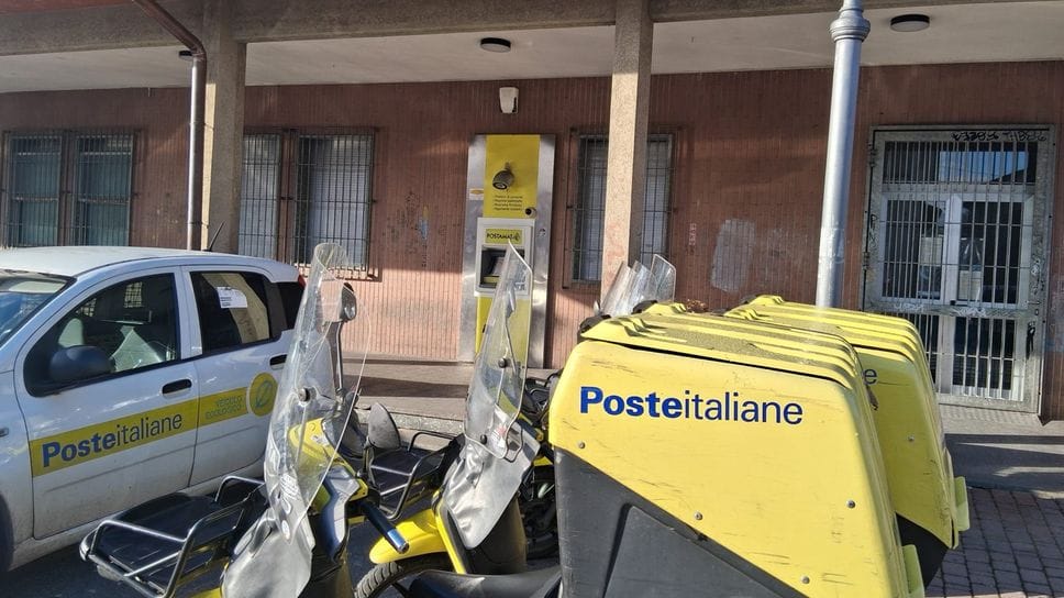 L’ufficio postale di Turate attualmente chiuso per lavori di ristrutturazione