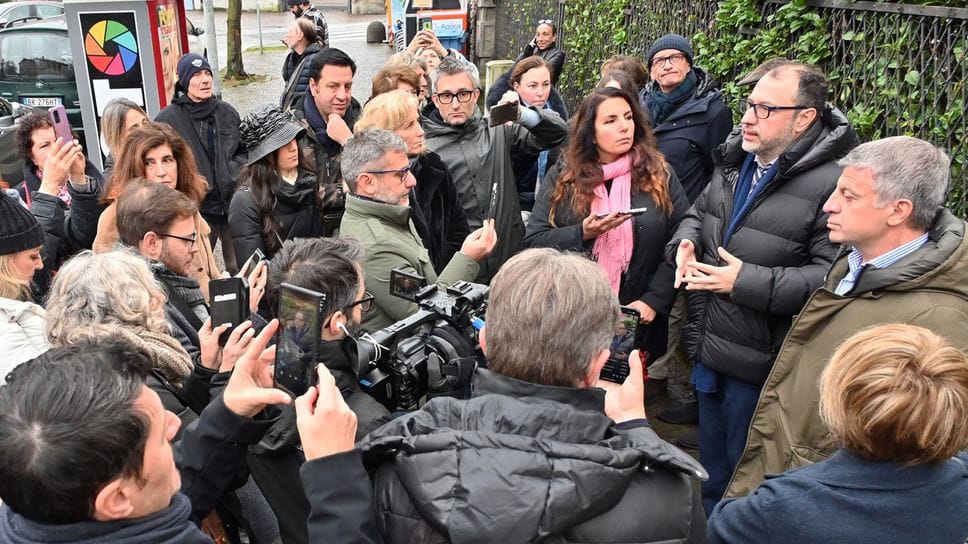 L’assessore Comazzi ieri in via XX Settembre con Sergio Gaddi