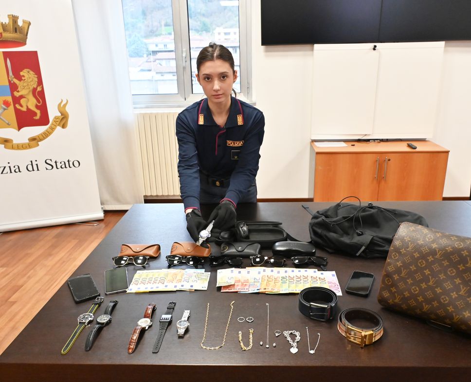 La refurtiva recuperata dai poliziotti