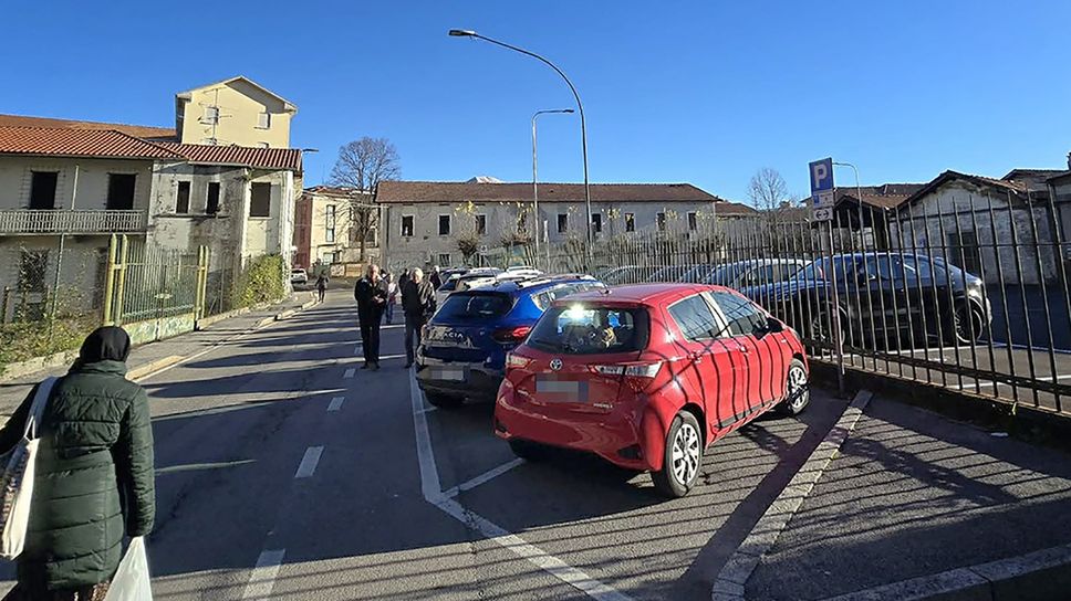 Ci saranno posti riservati ai residenti in via Fiume  (Bartesaghi)