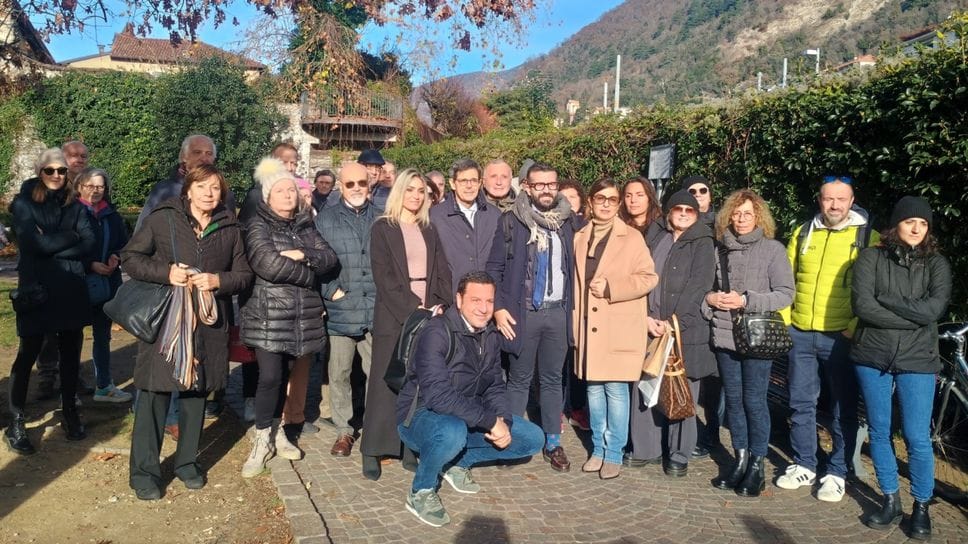 I partecipanti al presidio di ieri in Piazza Verdi