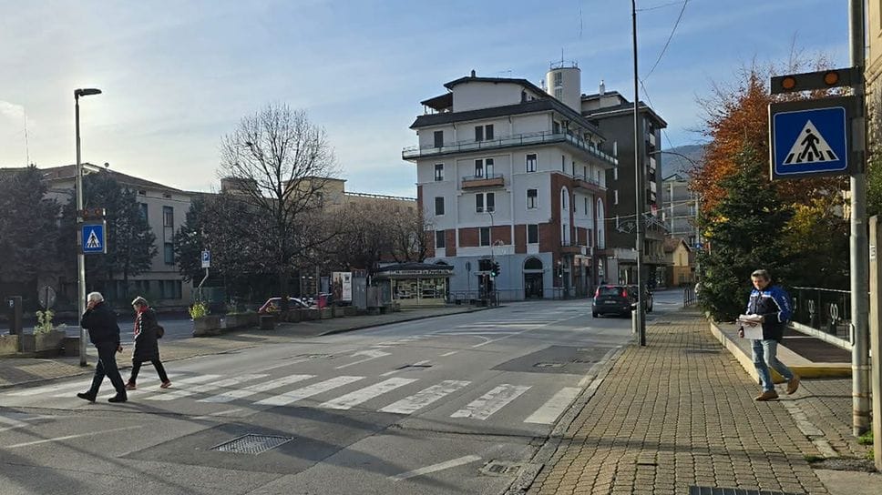 Nuove luci anche per quanto riguarda gli attraversamenti pedonali, che diventeranno più sicuri per automobilisti e passanti  (Bartesaghi)