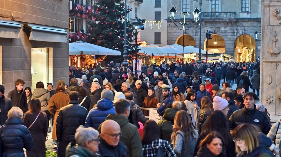 Per il periodo delle festività natalizie sono attesi in centro tanti svizzeri per lo shopping