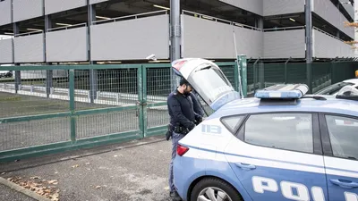 Filma madre e figlia nei bagni di Linate E nella sua casa di Asso ...