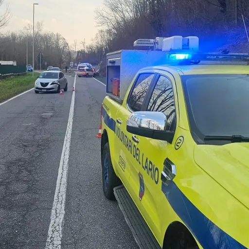 Casnate, incidente stradale Grave una coppia sbalzata dalla moto - Cronaca