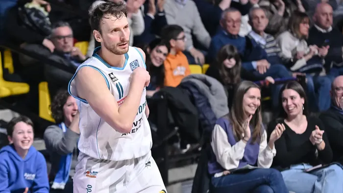 Cantù Injury Update: Ankle Limits Small’s Play