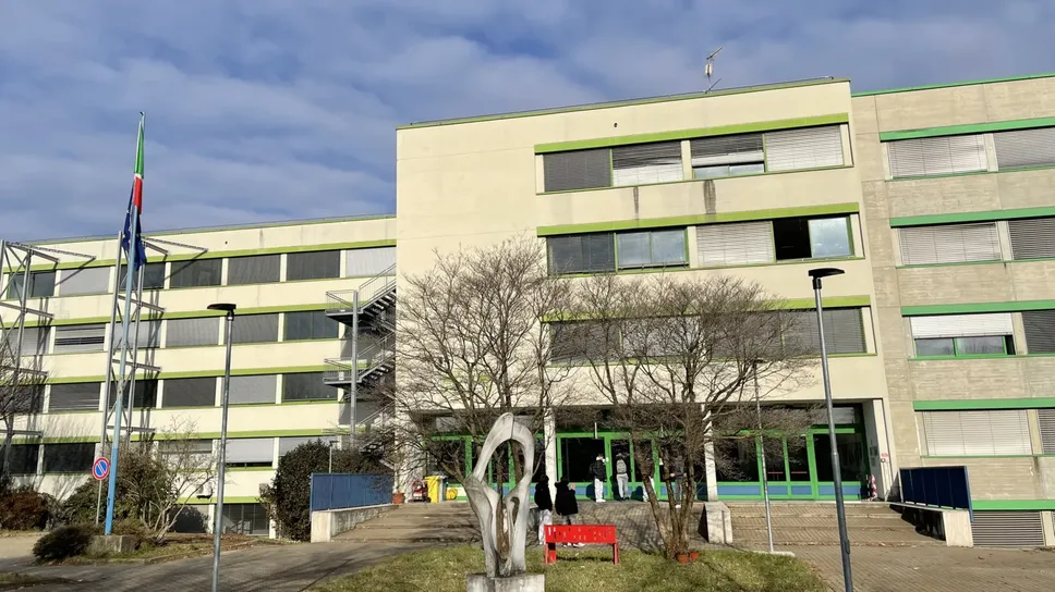Il liceo Enrico Fermi di via Papa Giovanni XXIII a Cantù Il liceo Enrico Fermi di via Papa Giovanni XXIII a Cantù