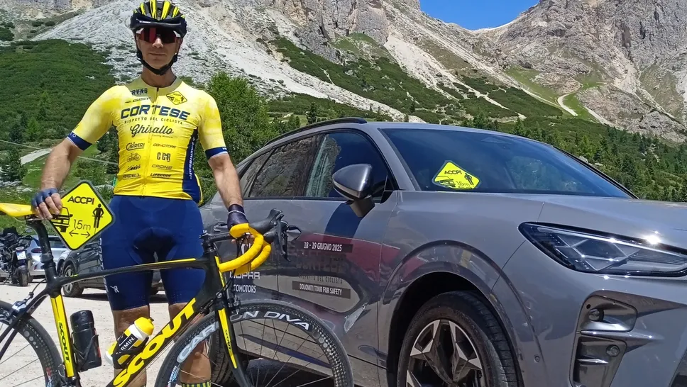 Il cicloamatore brianzolo Antonio Cortese supera 11 passi leggendari sulle Dolomiti in 11 ore pedalate durante la Dolomiti Tour for safety