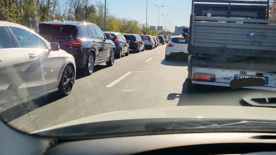 La Milano-Meda, sempre molto trafficata La Milano-Meda, sempre molto trafficata