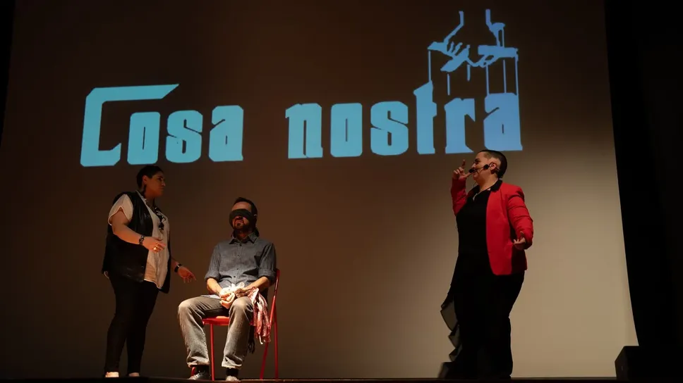 “Mafia&Antimafia” è lo spettacolo che SImona Salvatore ha messo in scena nei Comuni della Lombardia e nelle scuole “Mafia&Antimafia” è lo spettacolo che SImona Salvatore ha messo in scena nei Comuni della Lombardia e nelle scuole