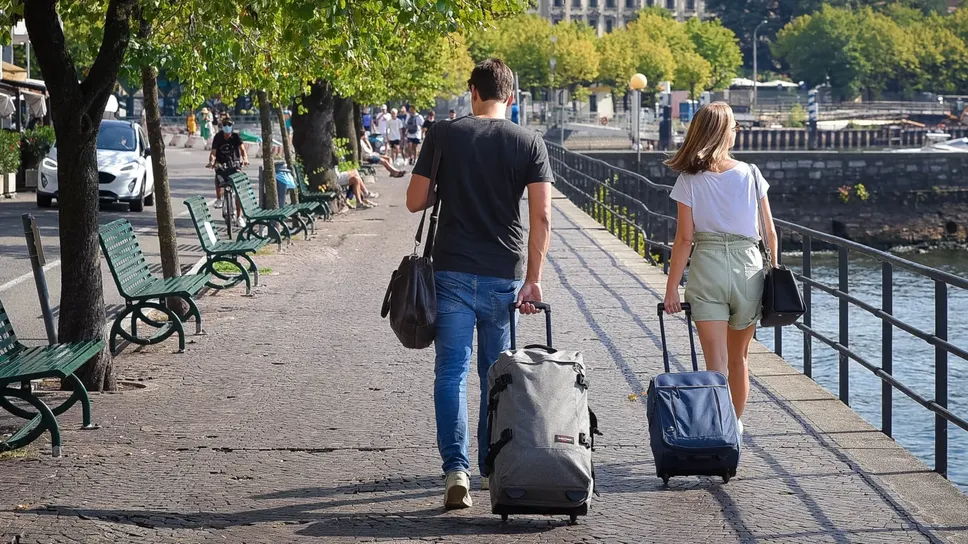 L’aggressione l’altra sera lungo viale Geno L’aggressione l’altra sera lungo viale Geno