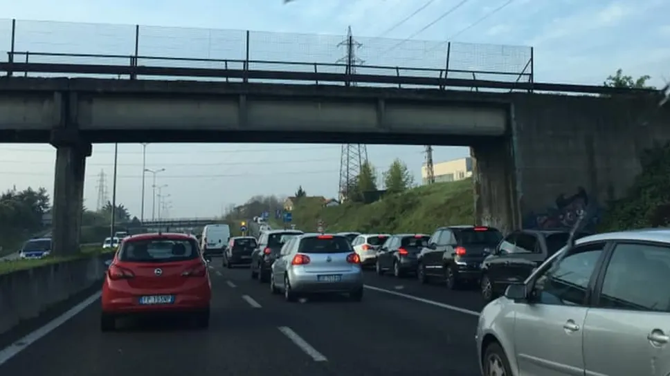 Traffico sulla Milano-Meda Traffico sulla Milano-Meda